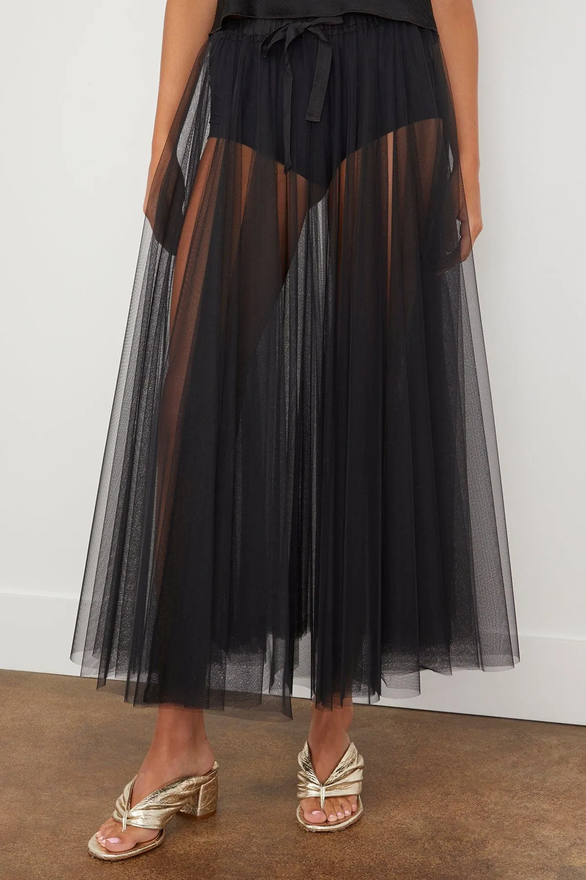 Chic Tulle Skirt with Jersey Coulotte in Nero