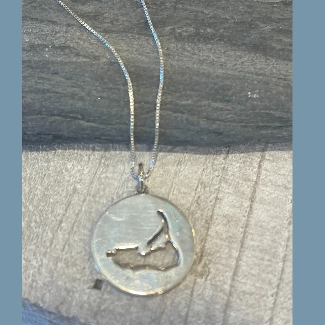 Nantucket Cut Out Pendant (RA)